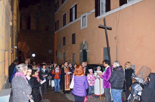 Греко-католики участь у спільній Хресній Дорозі вулицями Рима (ФОТО)